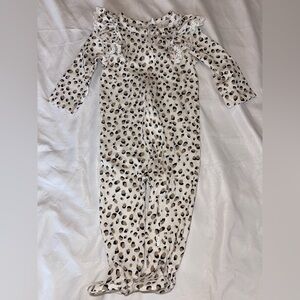 Jessica Simpson Leopard Print Baby Gown in Cream, Brown & Black